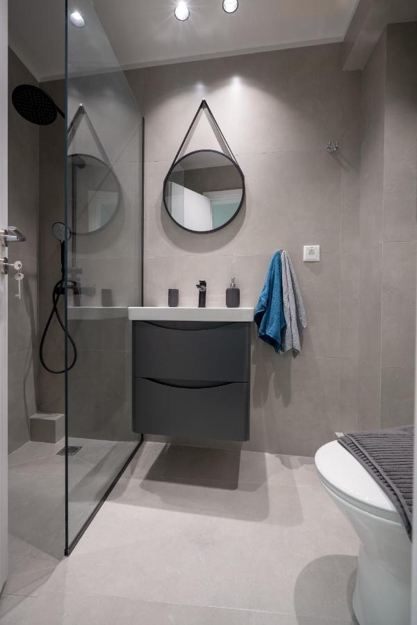 Monastiraki Metro St 2 Bedrooms 6 Pers By Mps Athens Exterior photo